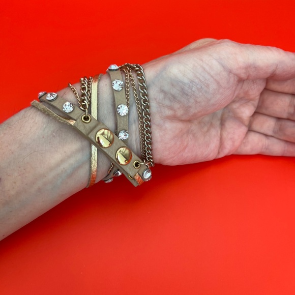 Geneva Platinum Leather Wrap Watch - Picture 5 of 12